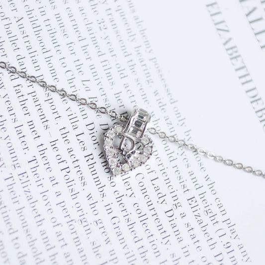 DIOR CRYSTAL HEART ACCESSORY NECKLACE (SILVER COLOR)