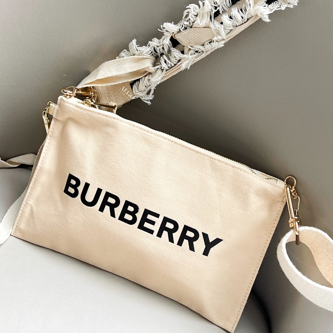 BURBERRY CANVAS CLUTCH 帆布手拿包