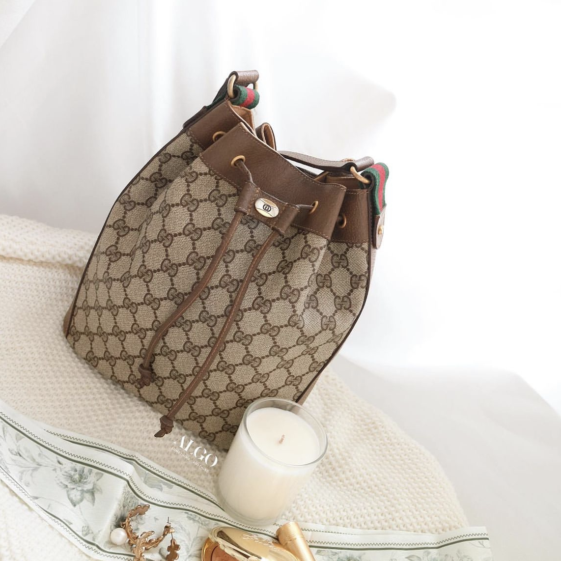 Gucci monogram 2025 bucket bag